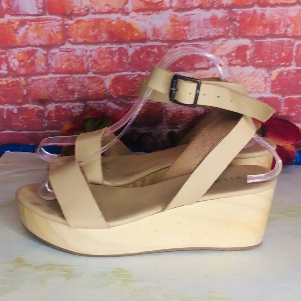 Nisolo Sarita Buff Leather Wedge Wooden Platform Strappy Sandals